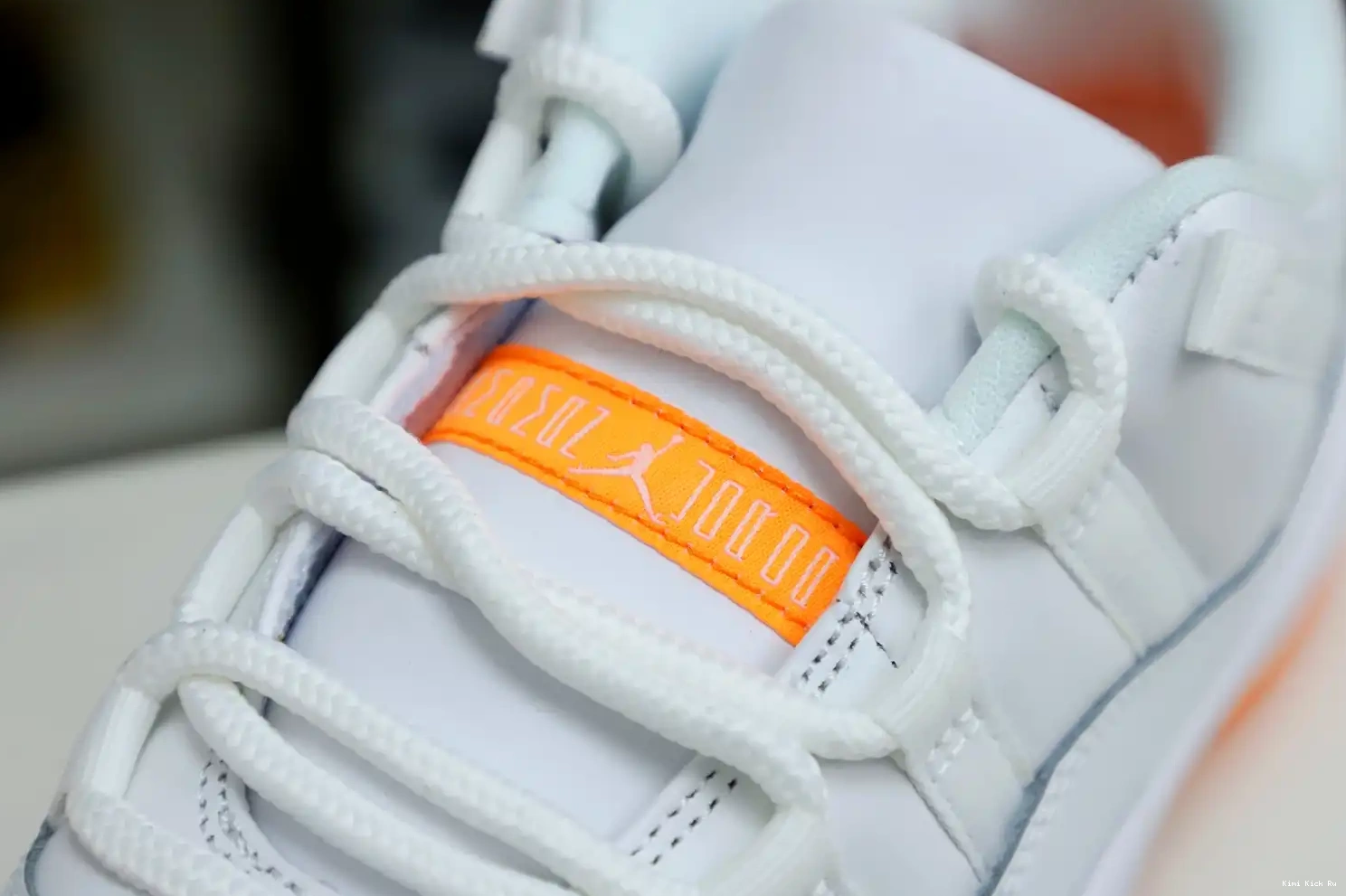 'BRIGHT WMNS Kimikick AIR 11 CITRUS' RETRO LOW JORDAN 0404
